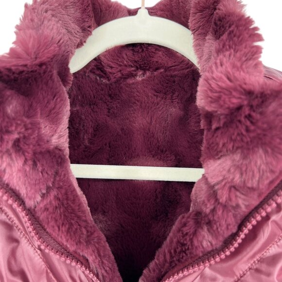 Nicole Miller Reversible Quilted Faux Fur Vest Wine Size Medium NWT - Picture 5 of 12